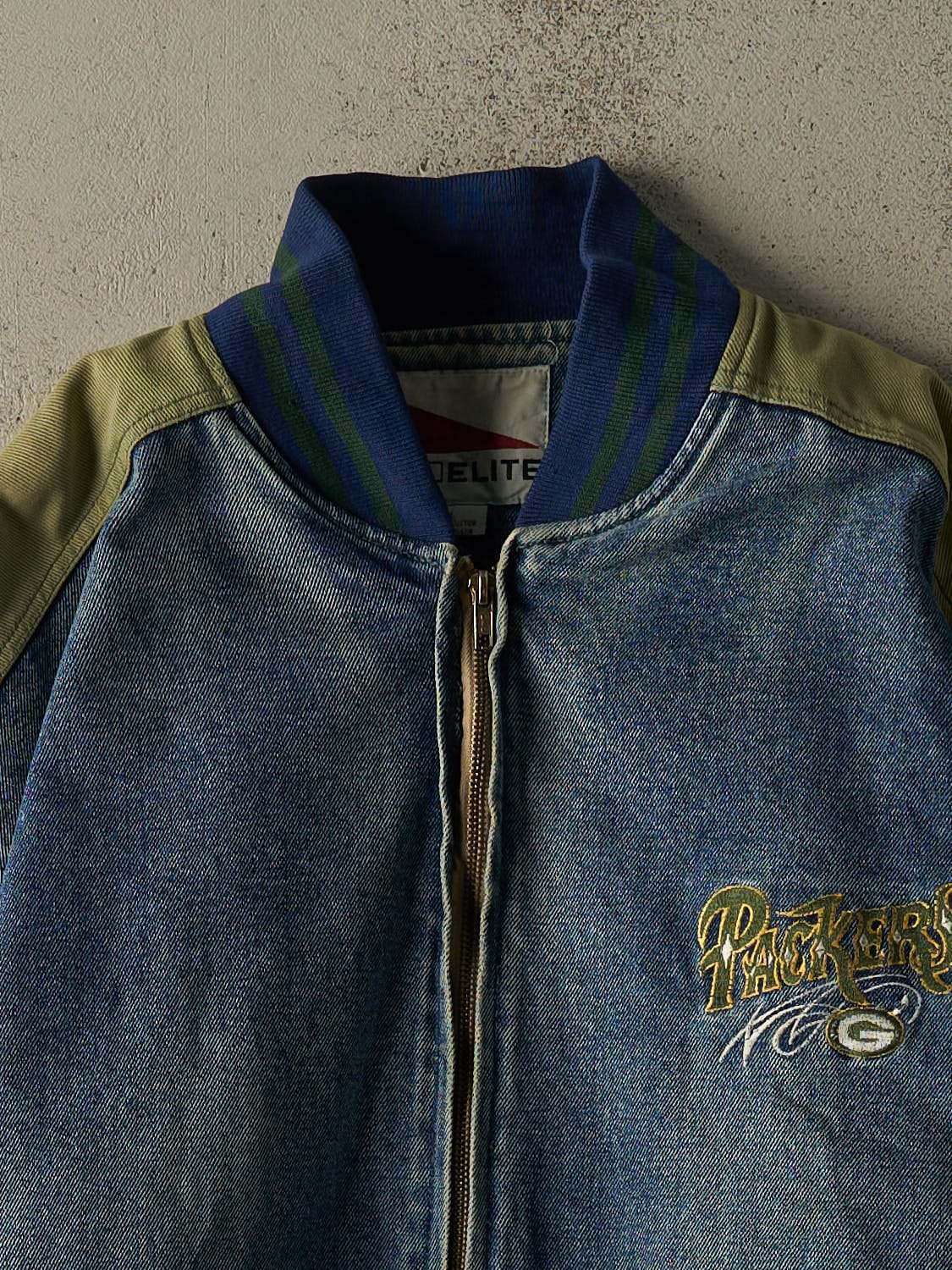 Vintage 90s Mid Wash Green Bay Packers Embroidered Bomber Jacket (L/XL)