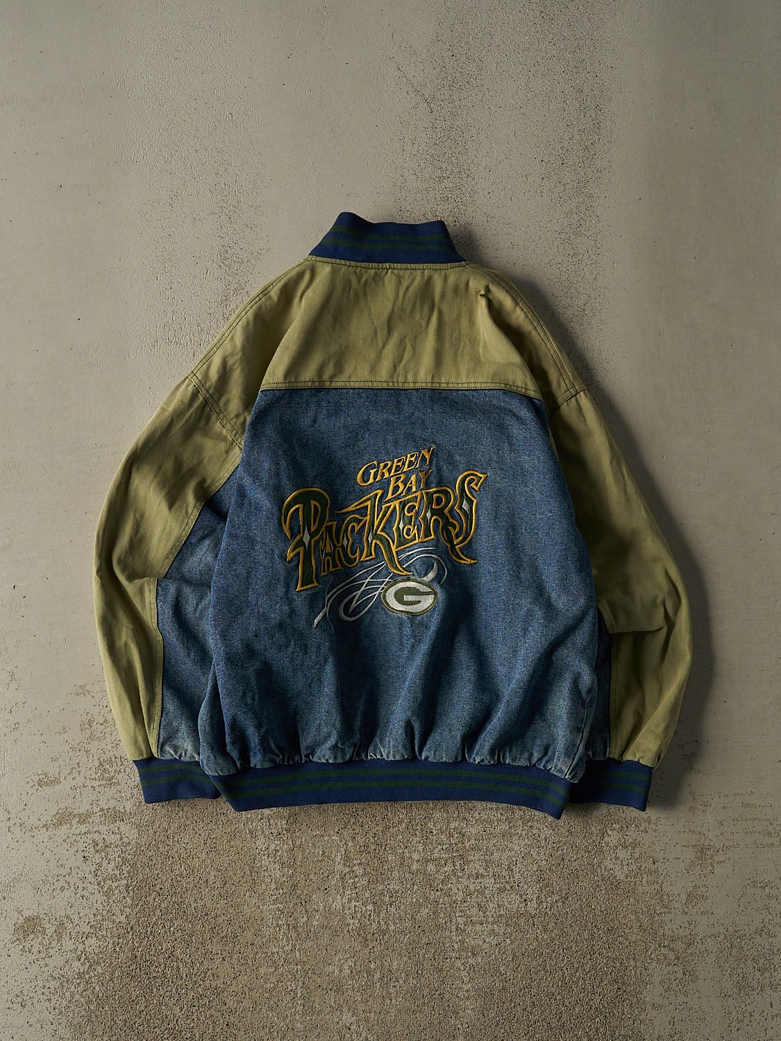Vintage 90s Mid Wash Green Bay Packers Embroidered Bomber Jacket (L/XL)