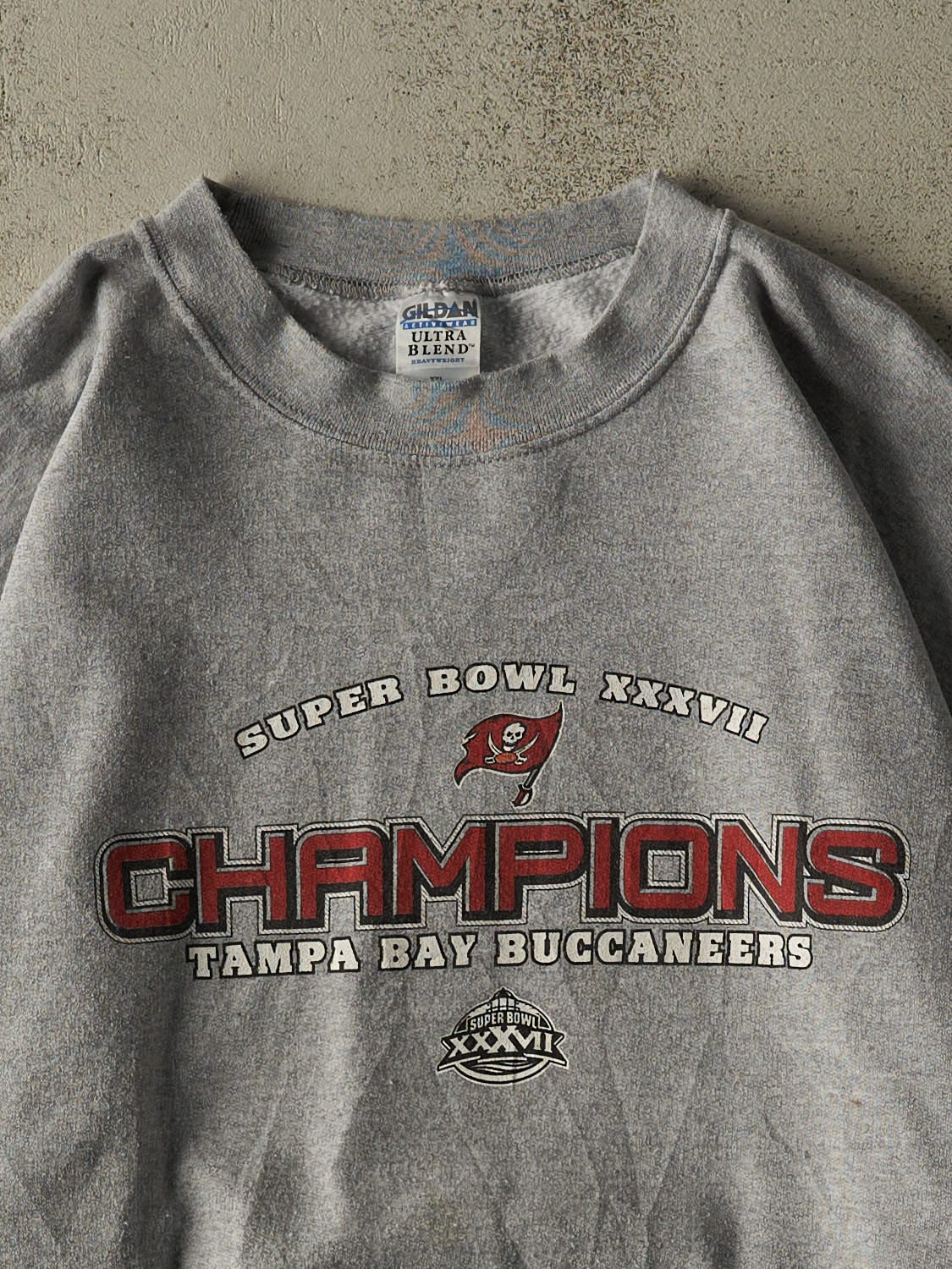 Vintage Y2K Grey Tampa Bay Buccaneers Super Bowl XXXVII Champions Crewneck (XXL/XXXL)