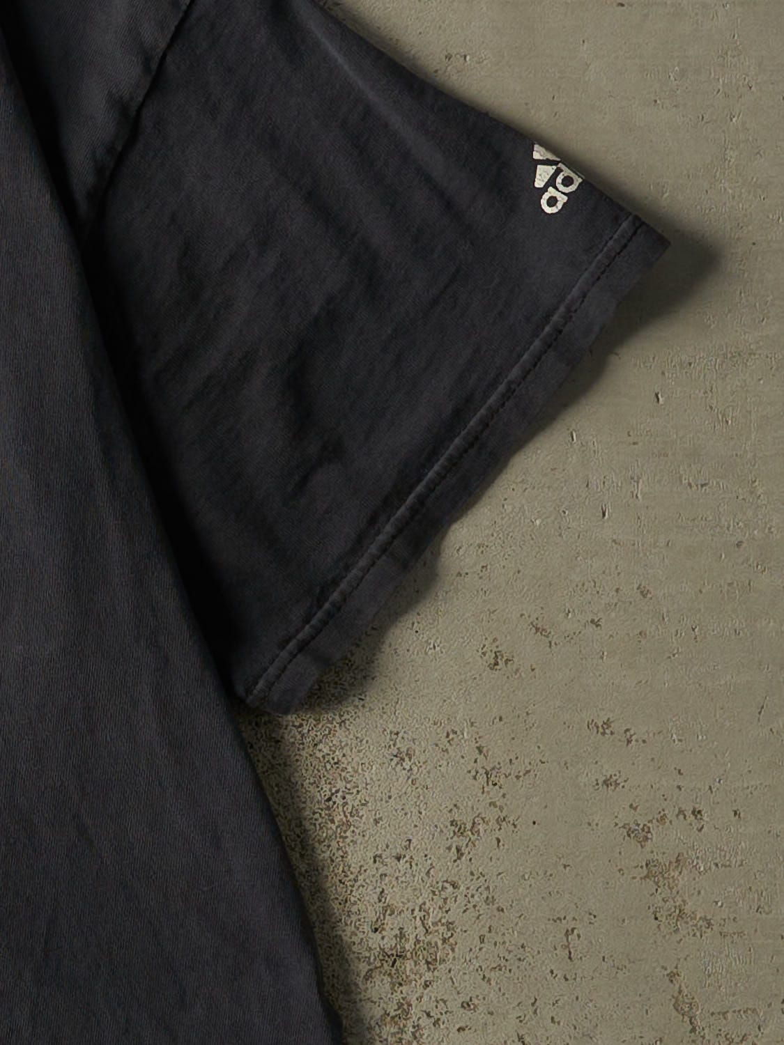 Vintage 05' Faded Black Chicago White Sox World Series Champions Tee (M)