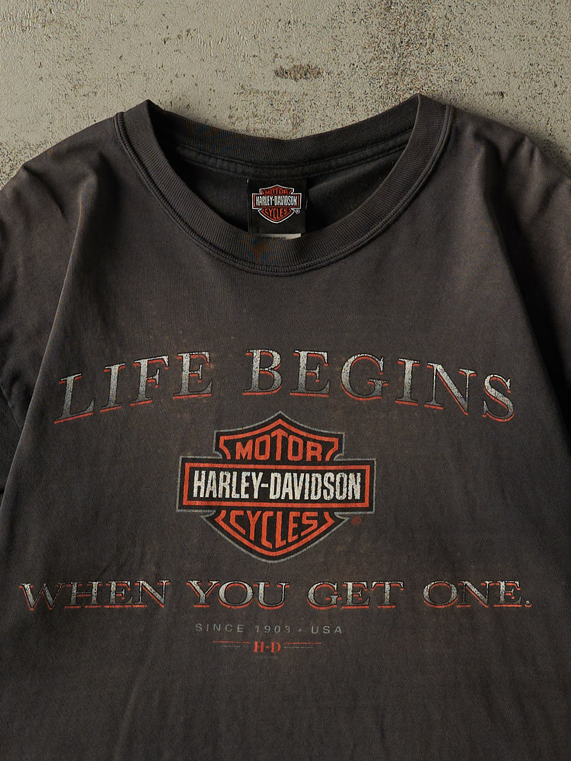 Vintage 03' Sun Faded Black Harley Davidson Sioux City IA Tee (M/L)