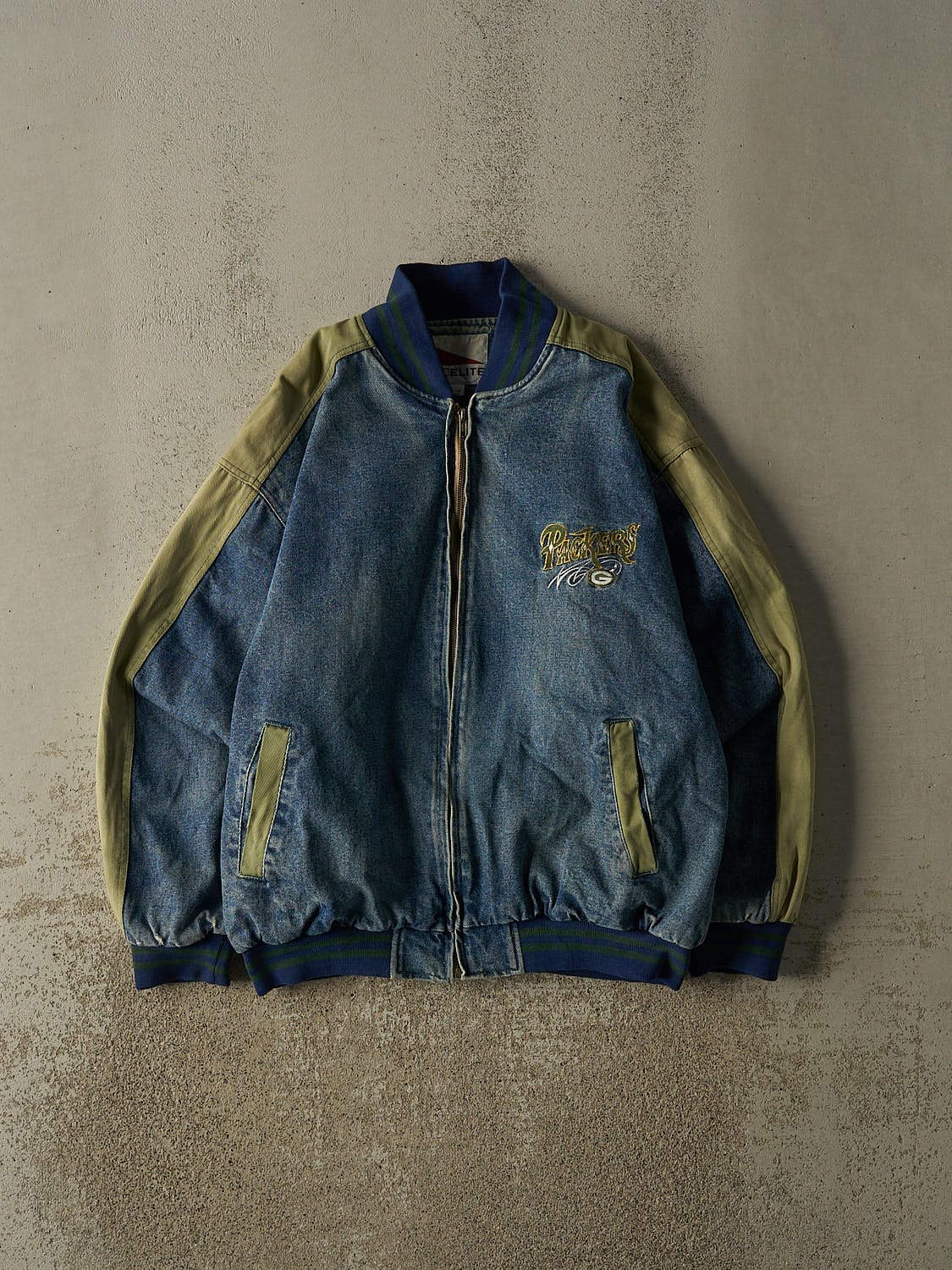 Vintage 90s Mid Wash Green Bay Packers Embroidered Bomber Jacket (L/XL)