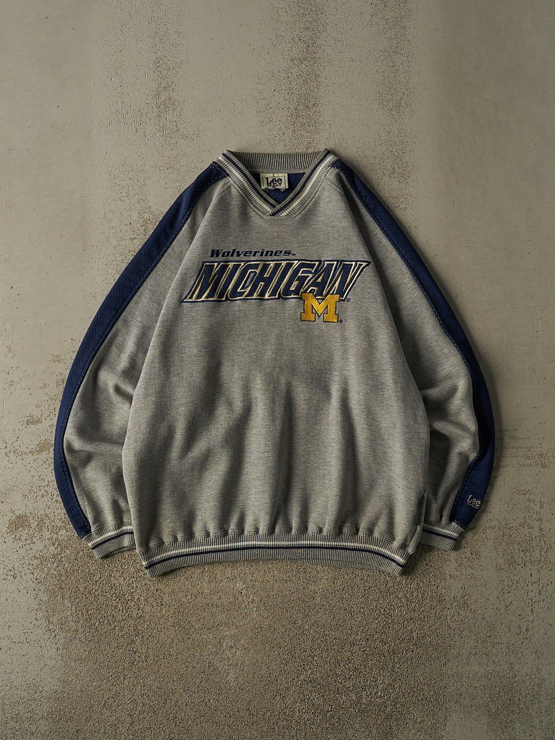 Vintage 90s Grey University of Michigan Wolverines Crewneck (XL/XXL)
