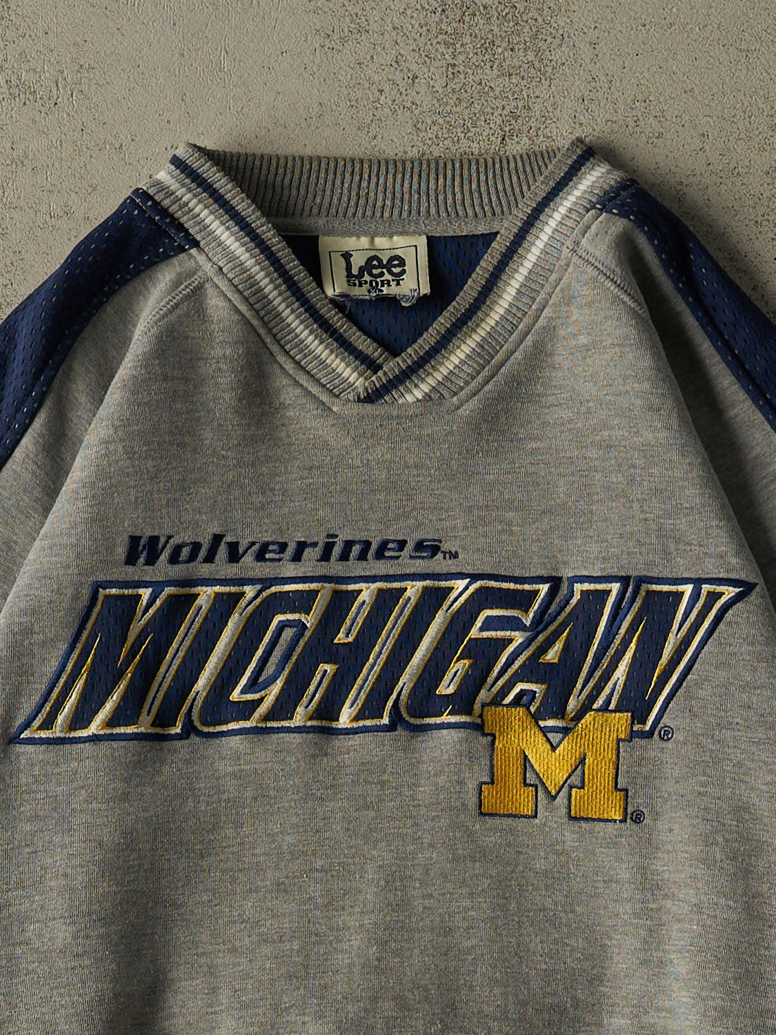 Vintage 90s Grey University of Michigan Wolverines Crewneck (XL/XXL)