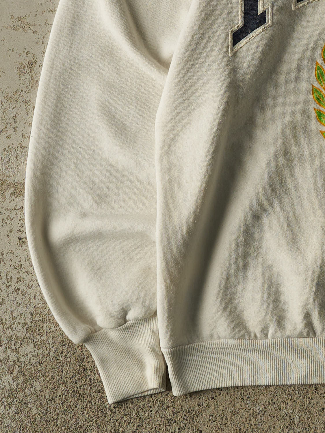Vintage 80s White RARE Yale University Crewneck (M)