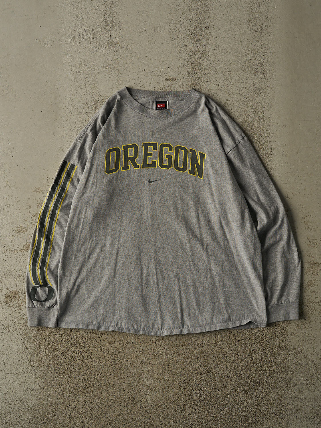 Vintage Y2K Grey Nike Middle Swoosh University of Oregon Long Sleeve (M/L)