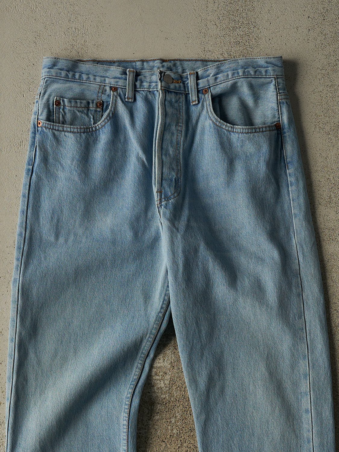Vintage 90s Light Wash Levi's 501 Jeans (32x33.5)