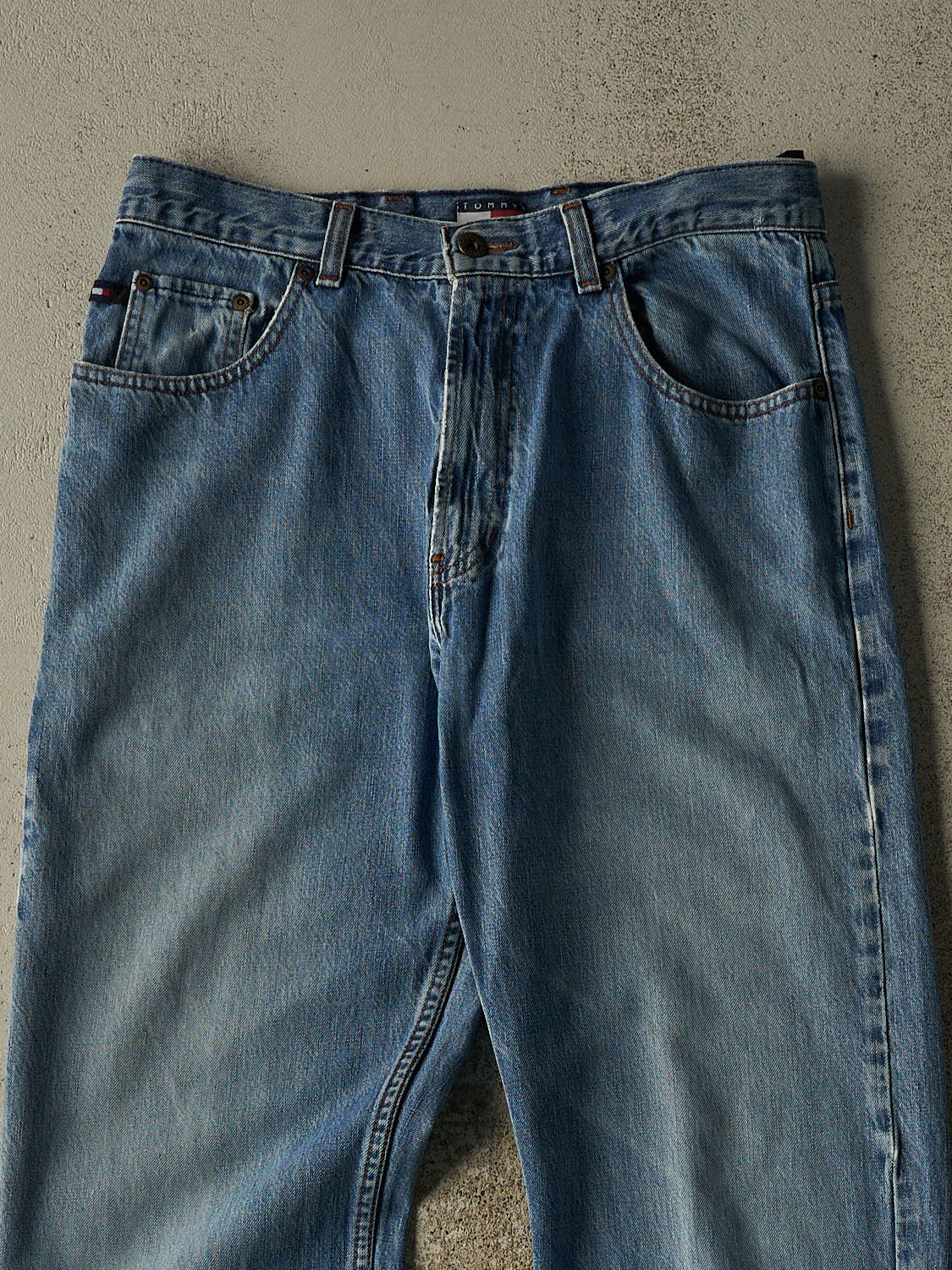 Vintage 90s Dark Wash Tommy Hilfiger Jeans (32x33)