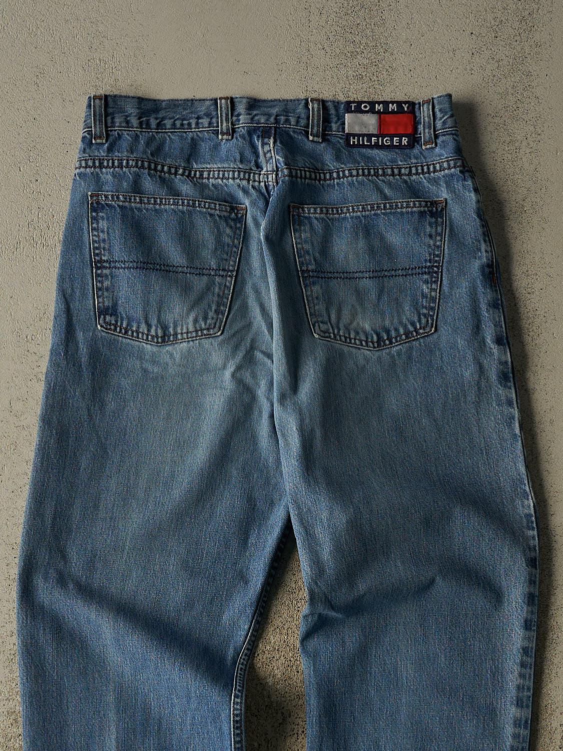 Vintage 90s Dark Wash Tommy Hilfiger Jeans (32x33)