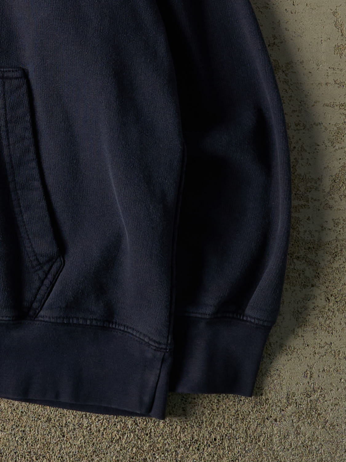 Vintage Y2K Navy Blue University of Notre Dame Embroidered Hoodie (S/M)