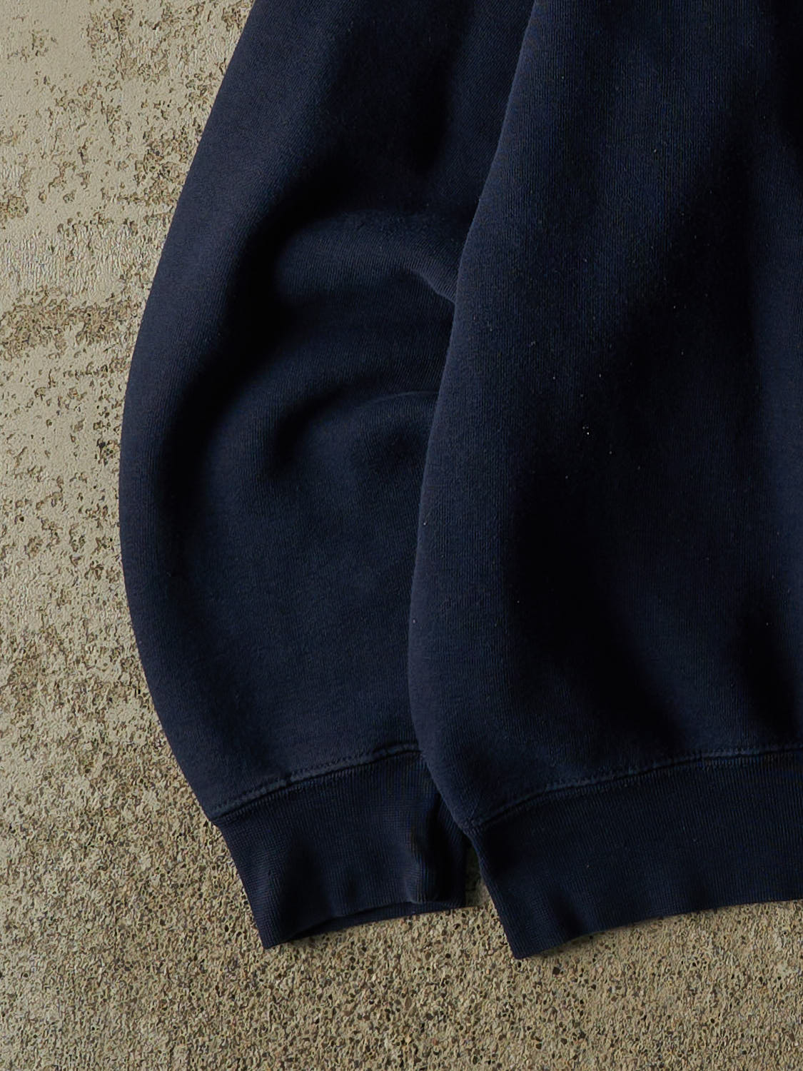 Vintage 90s Navy Blue University of North Carolina Tar Heels Embroidered Crewneck (L/XL)