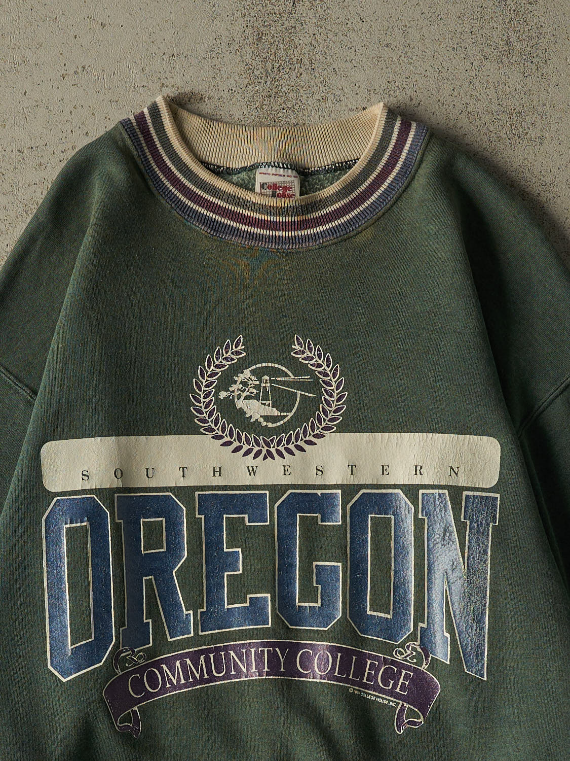 Vintage 94' Sun Faded Green South Western Oregon Community College  Crewneck (L)