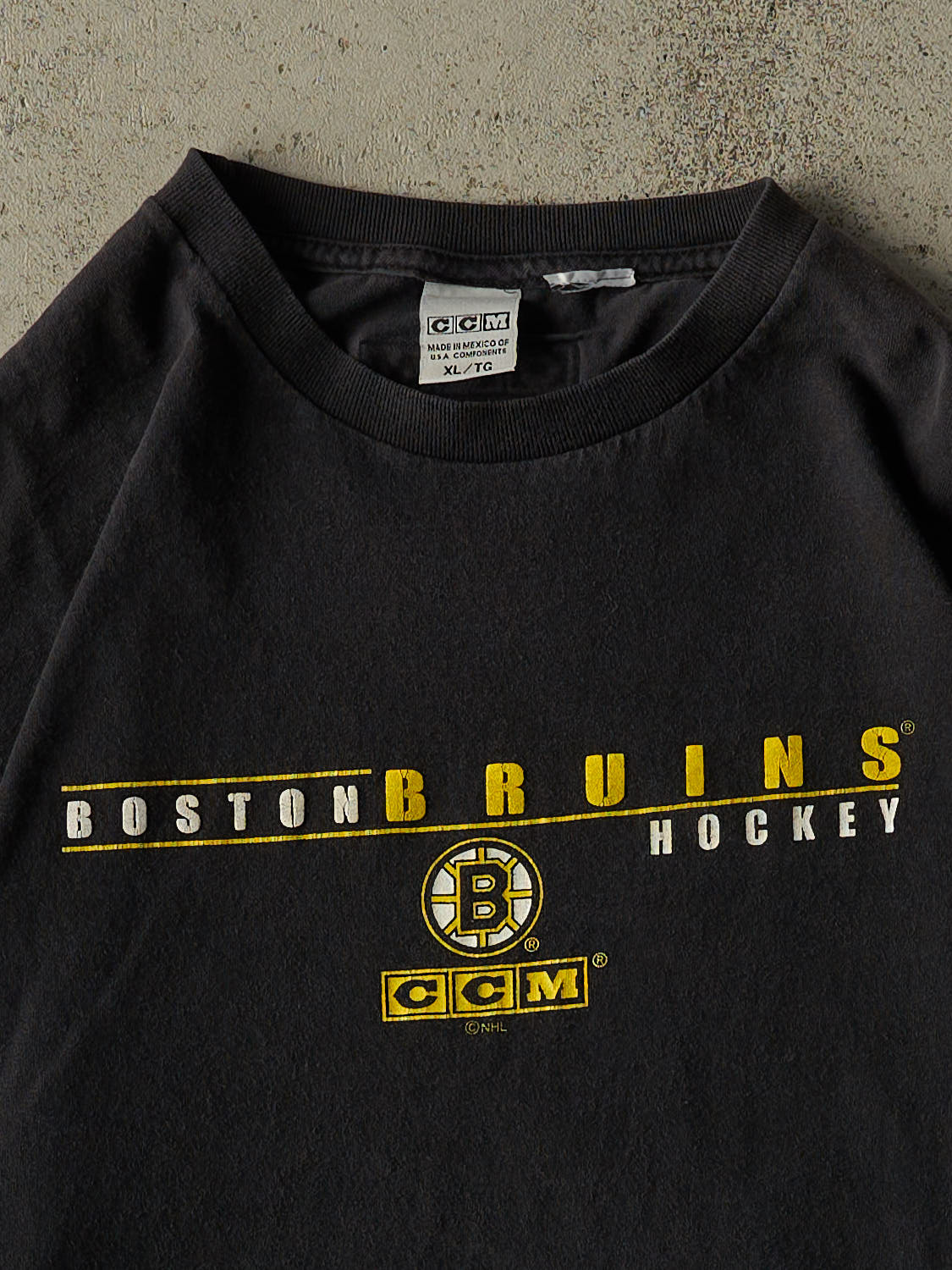 Vintage Y2K Black Boston Bruins Long Sleeve (L/XL)
