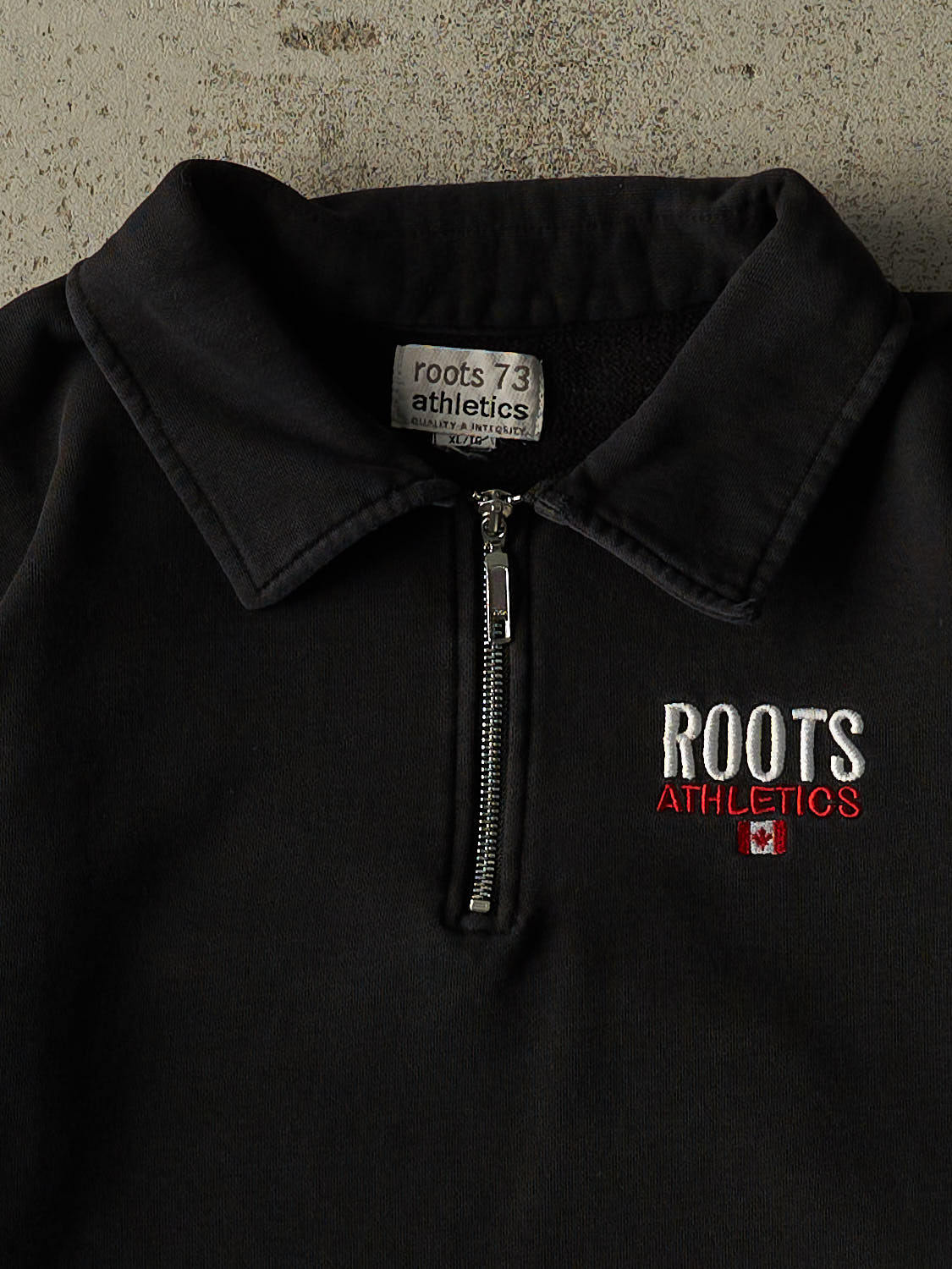 Vintage Y2K Faded Black Roots Athletic Quarter Zip Sweater (L/XL)