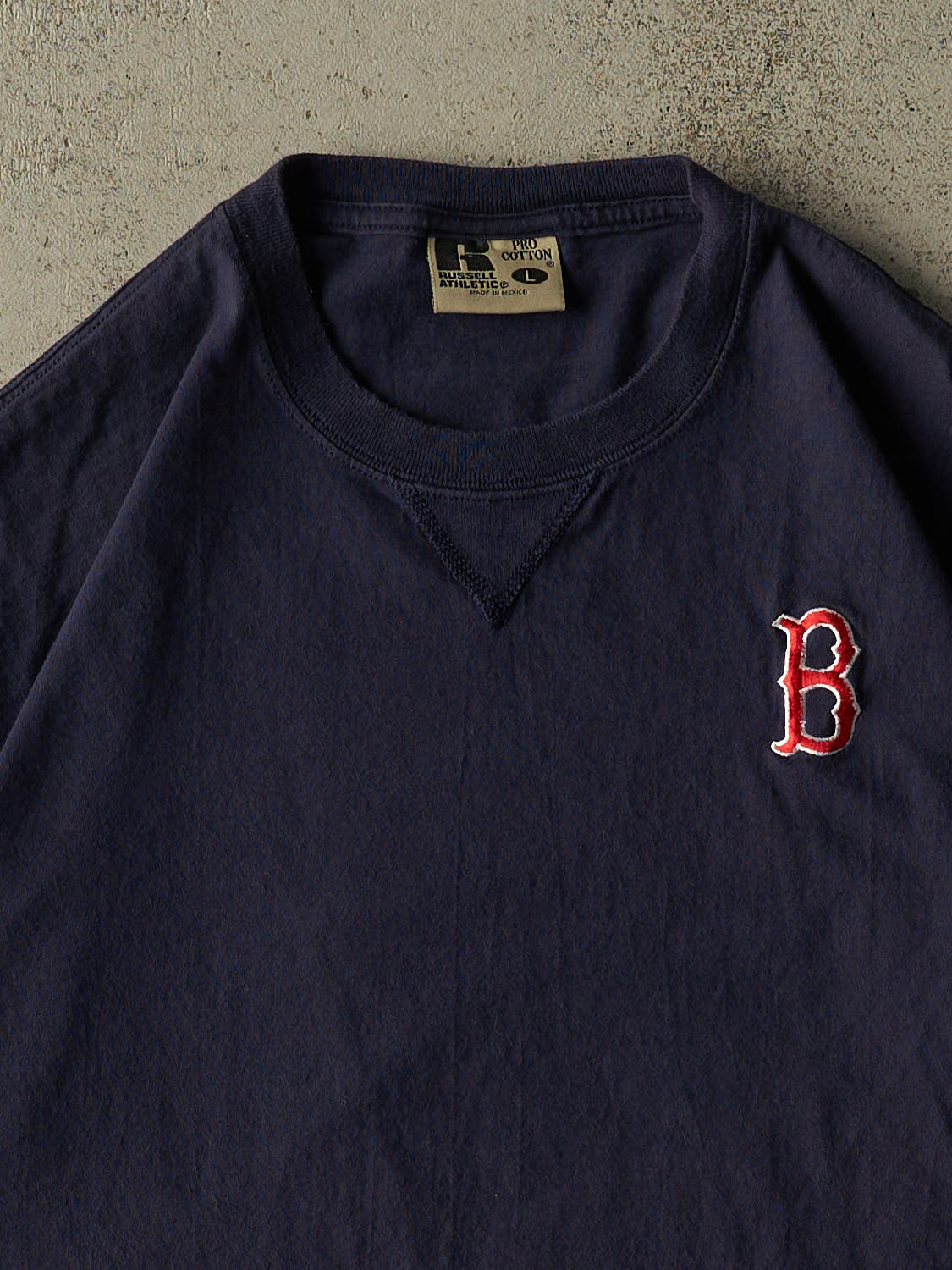 Vintage Y2K Navy Blue Russell Athletic Boston Red Sox Tee (L/XL)