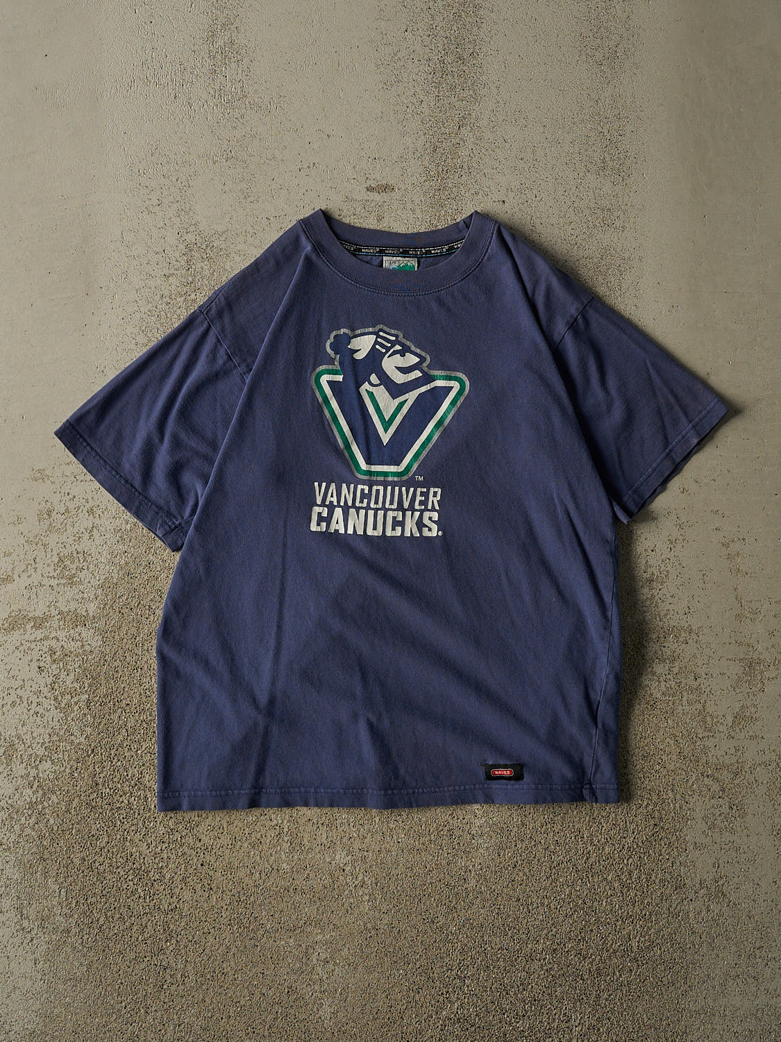 Vintage Y2K Navy Blue Vancouver Canucks Tee (M)
