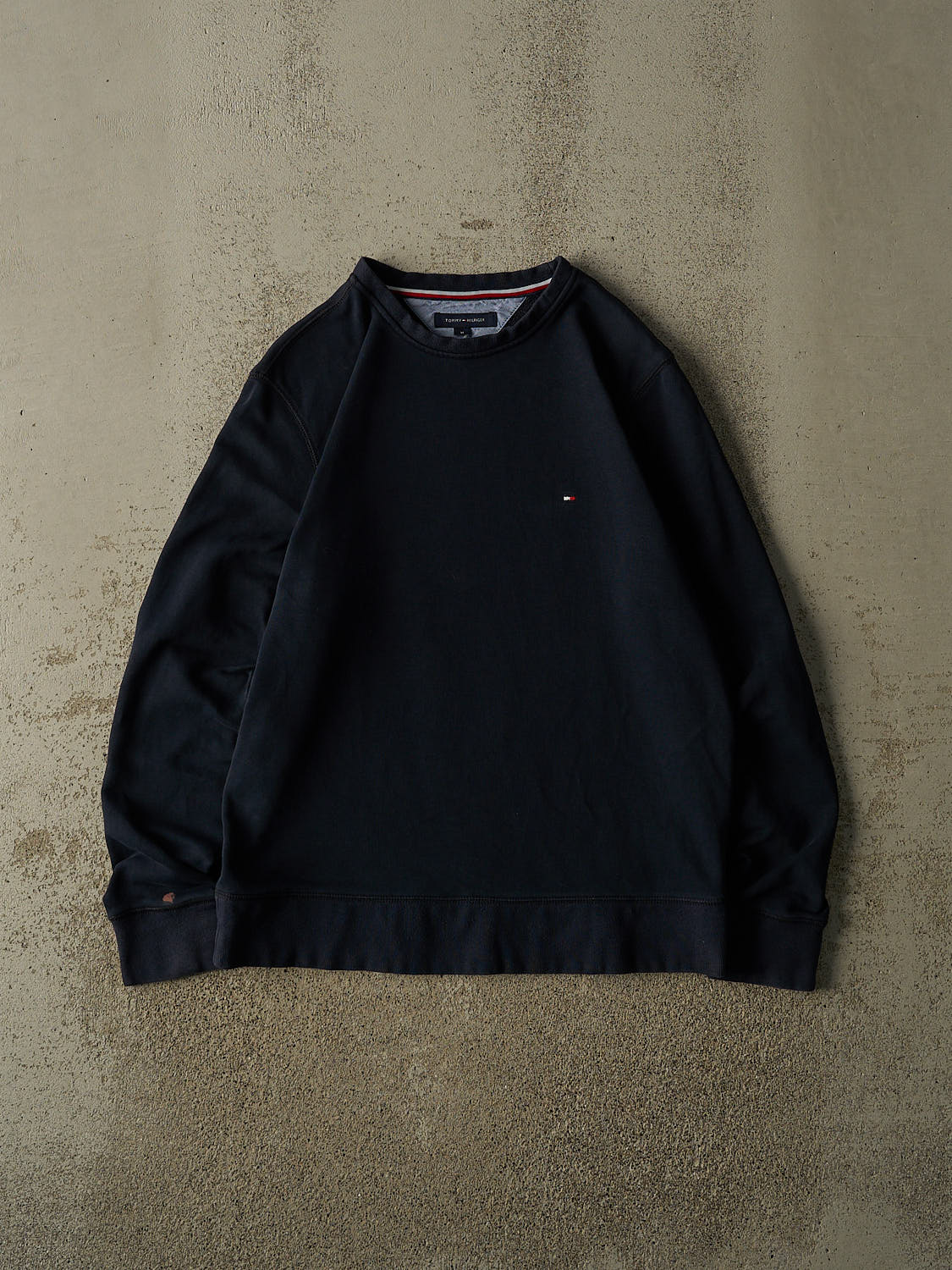 Vintage Y2K Navy Blue Tommy Hilfiger Crewneck (M)