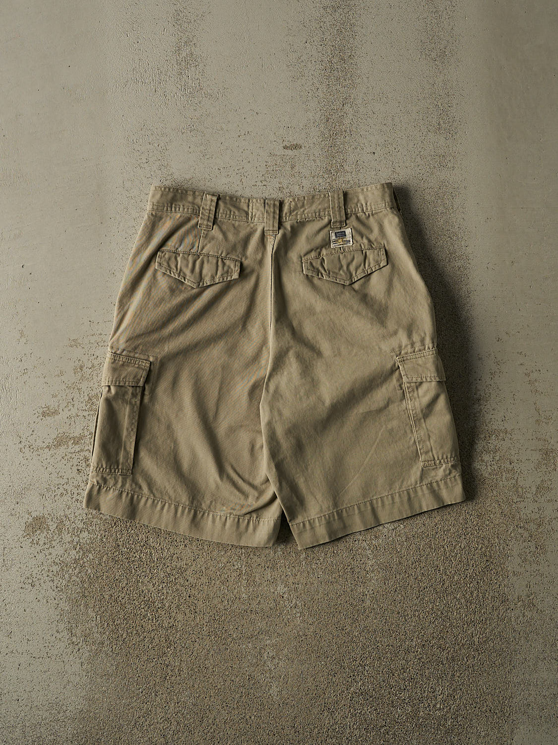 Vintage Y2K Beige Denver Hayes Cargo Shorts (33x10.5)