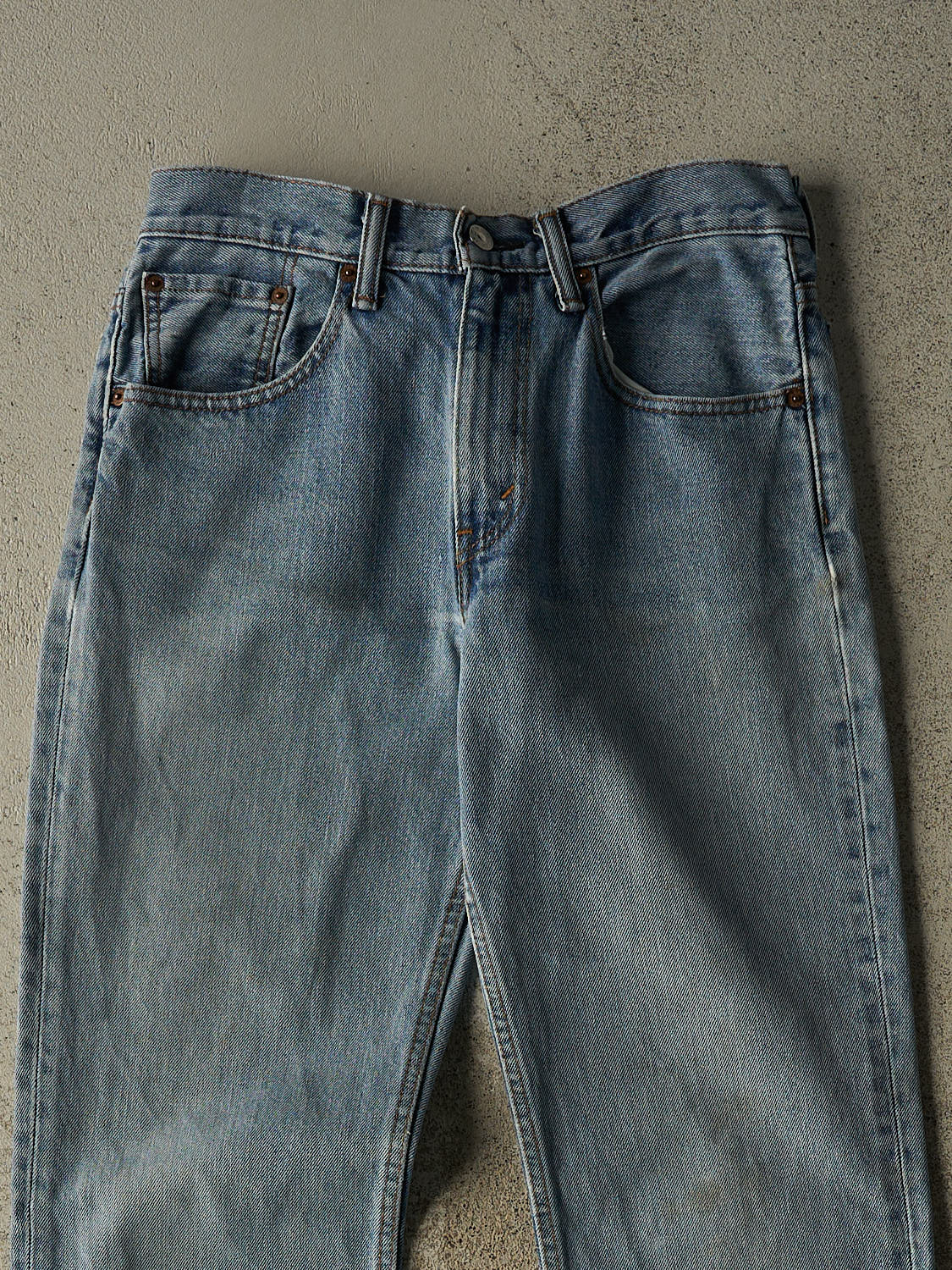 Vintage Y2K Light Wash Levi's Jeans (30x34)