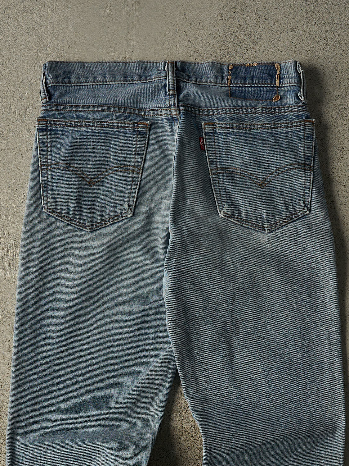 Vintage Y2K Light Wash Levi's Jeans (30x34)