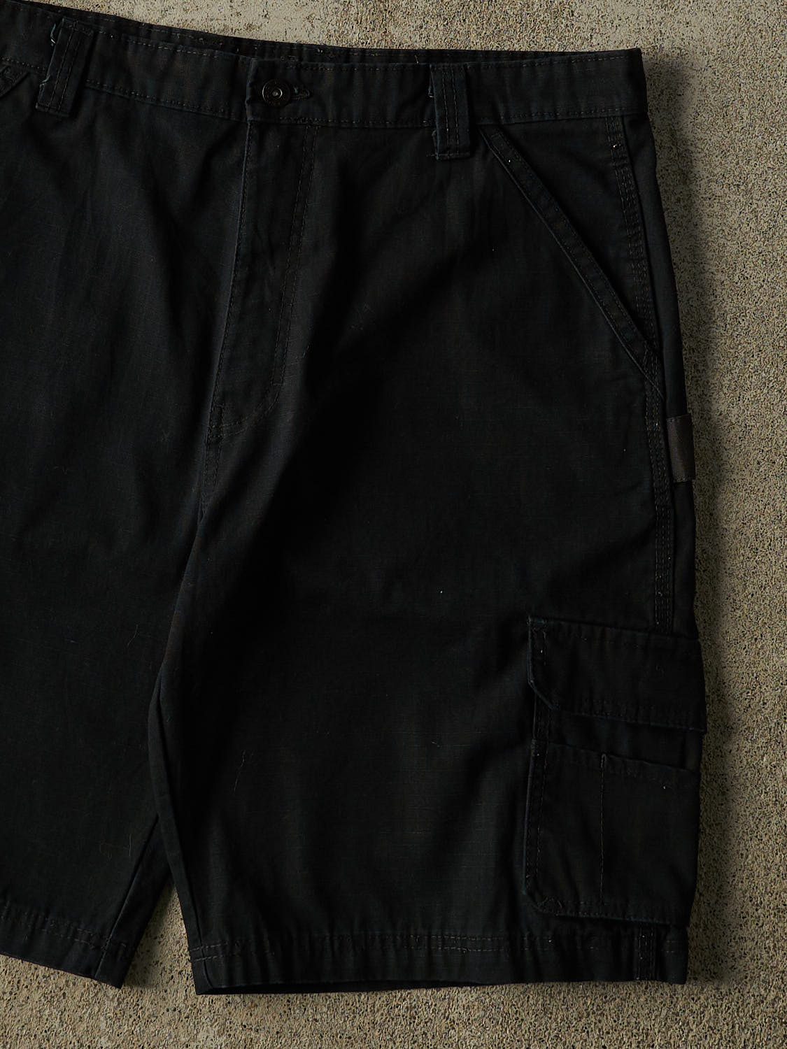 Vintage Y2K Black Dickies Cargo Shorts (36x11)