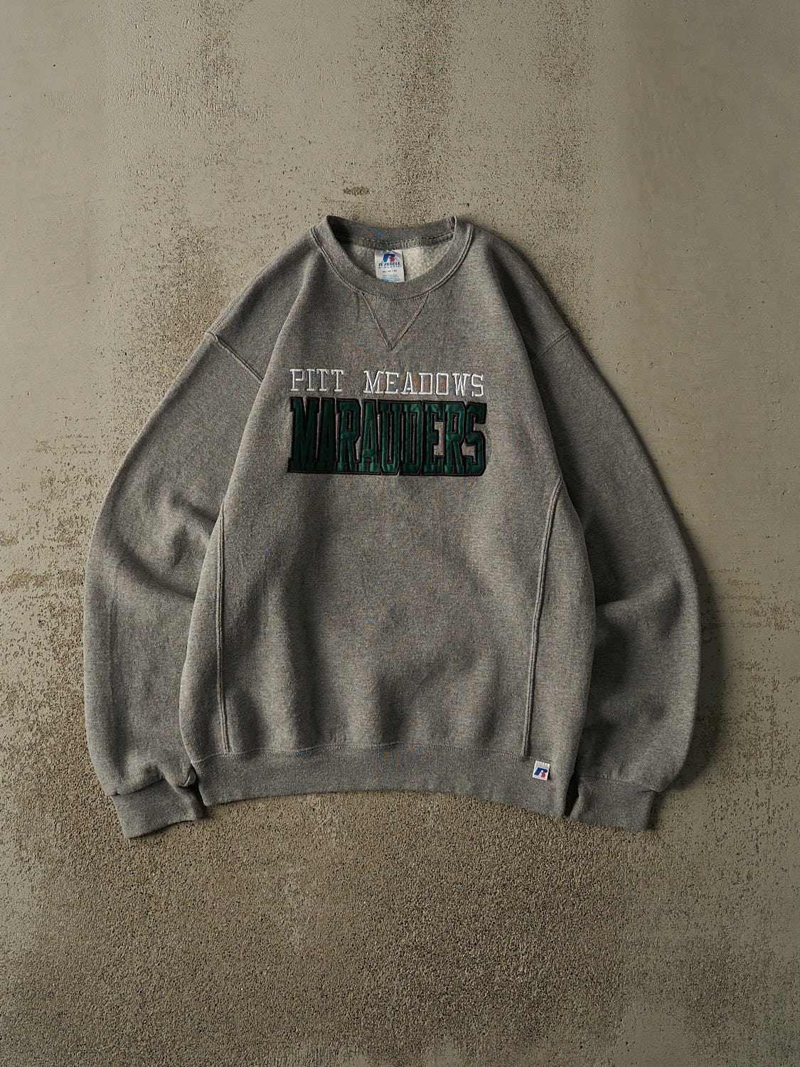 Vintage Y2K Grey Pitt Meadows Marauders Russell Athletic Crewneck (S/M)