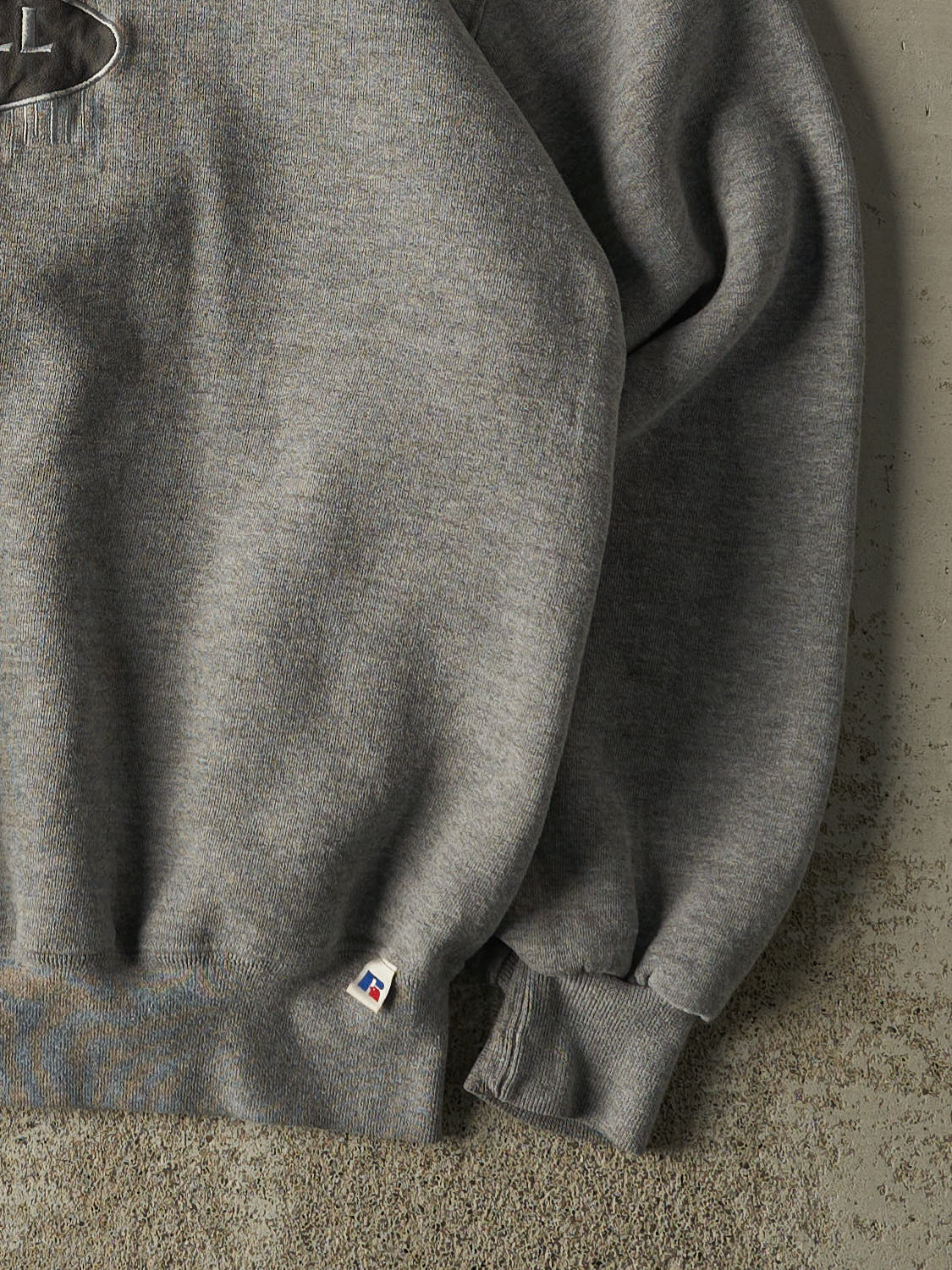 Vintage 90s Grey Russell Athletic Embroidered Logo Crewneck (L/XL)