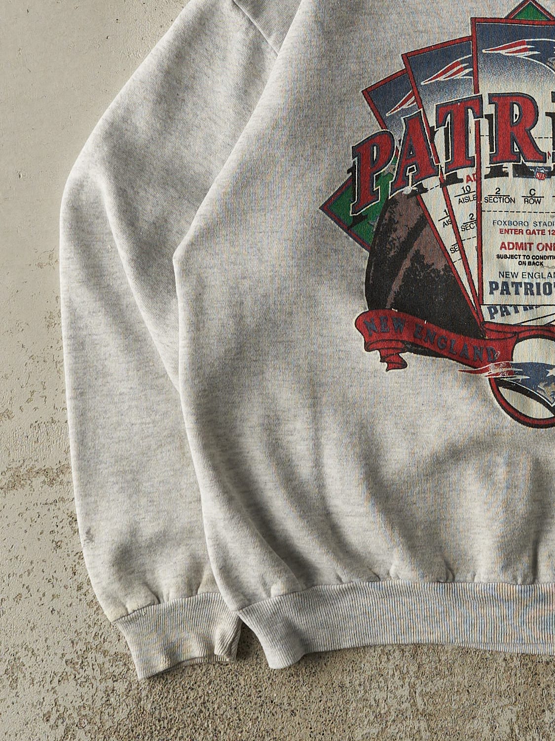 Vintage 90s Heather Grey New England Patriots Crewneck (S/M)