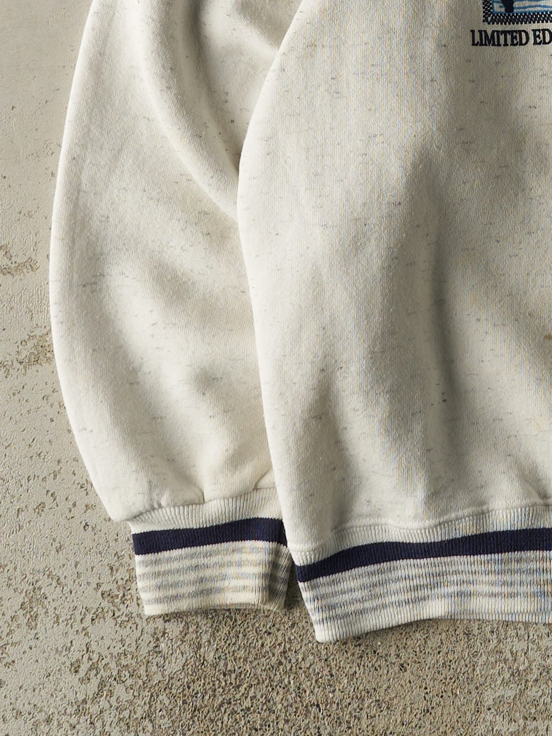 Vintage 90s White Alaska Crewneck (M)