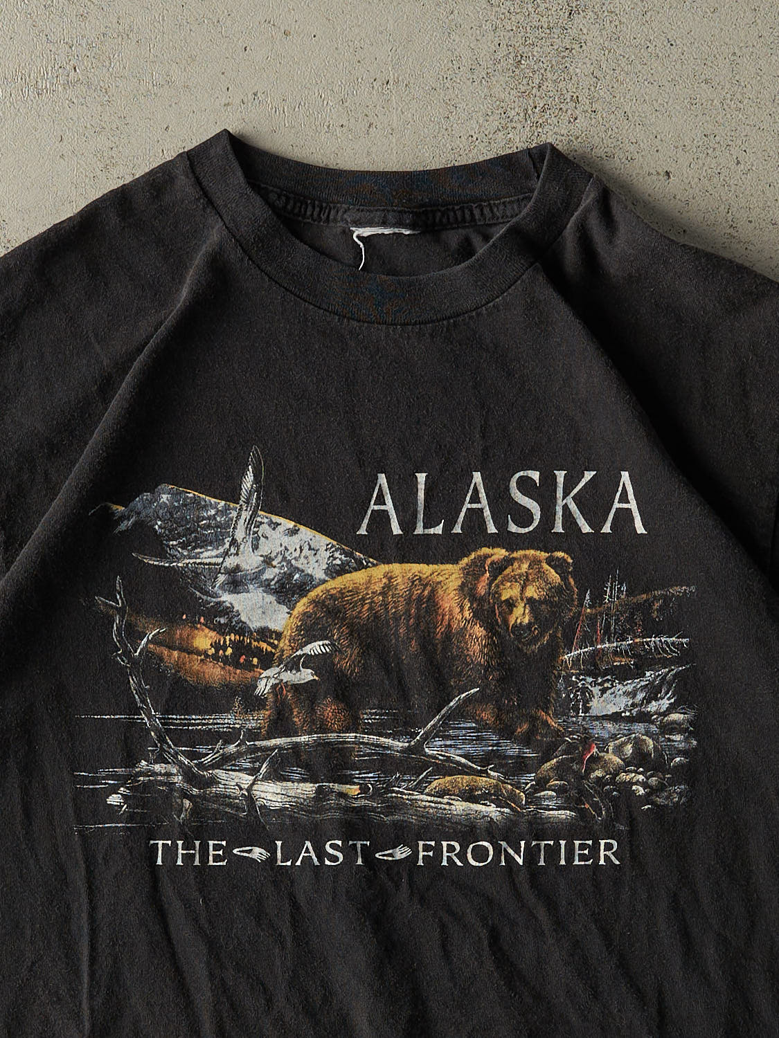 Vintage 90s Black Alaska Bear Tee (S/M)