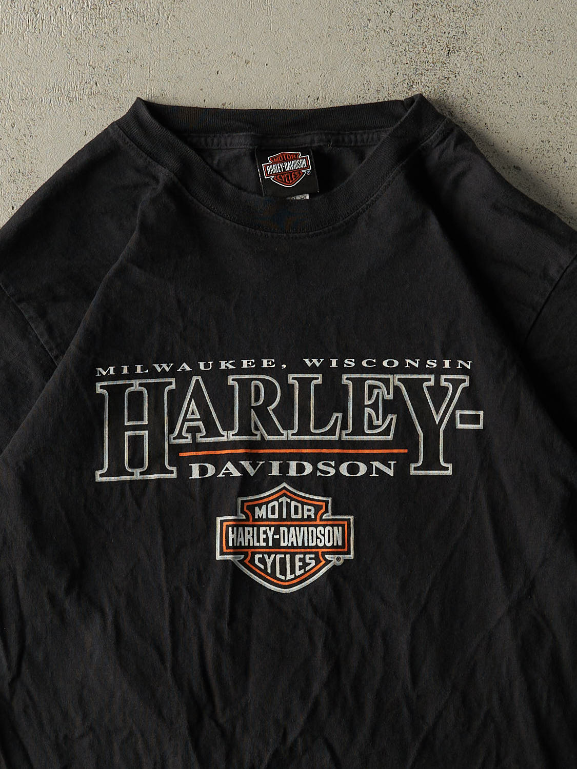 Vintage Y2K Black Harley Davidson Milwaukee WI Tee (S/M)