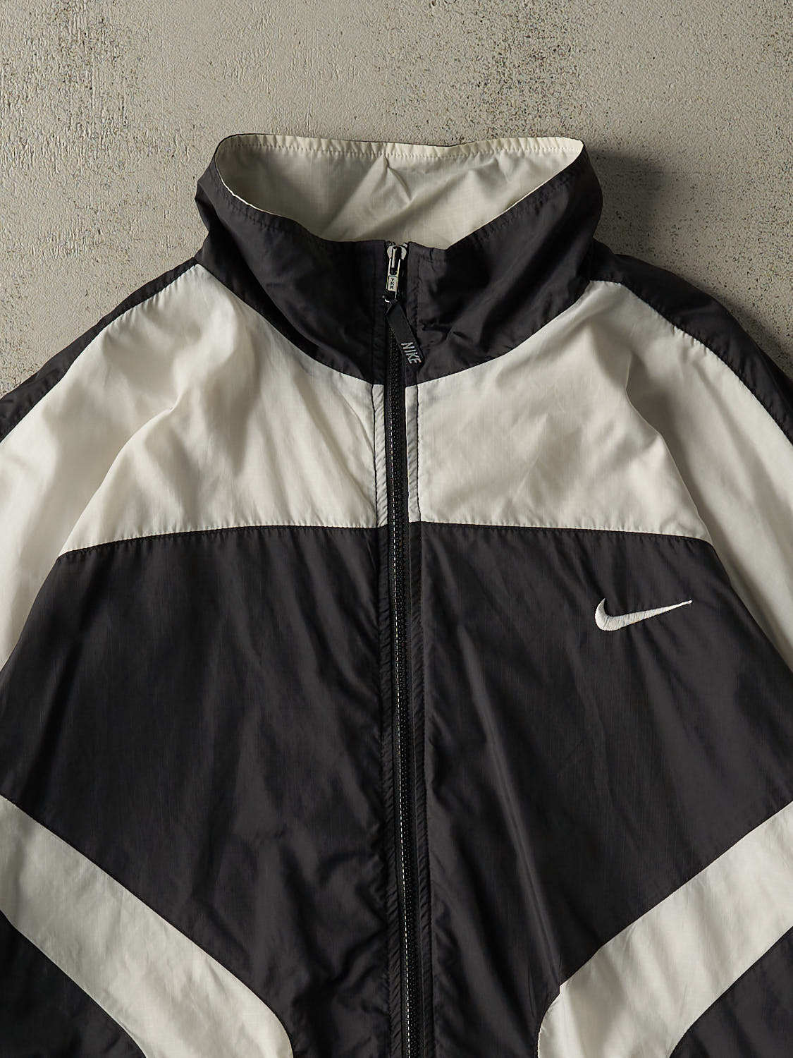 Vintage 90s Black & White Nike Embroidered Windbreaker Jacket (XL/XXL)