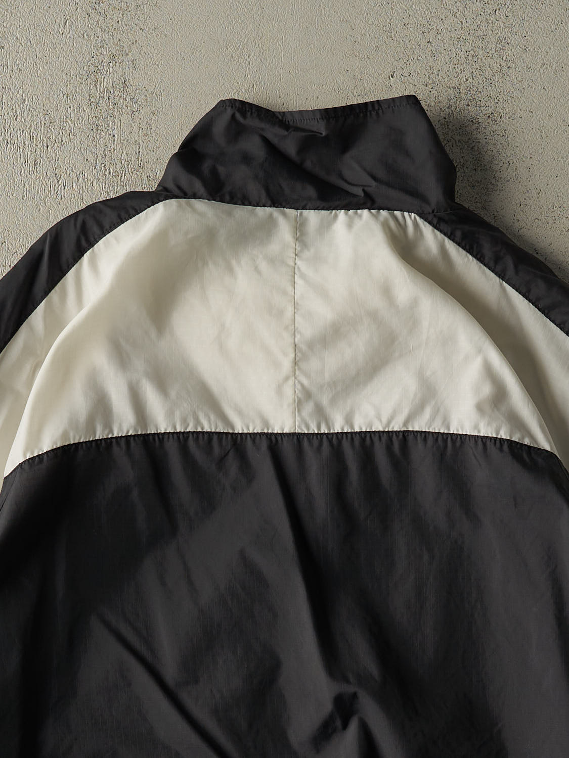 Vintage 90s Black & White Nike Embroidered Windbreaker Jacket (XL/XXL)