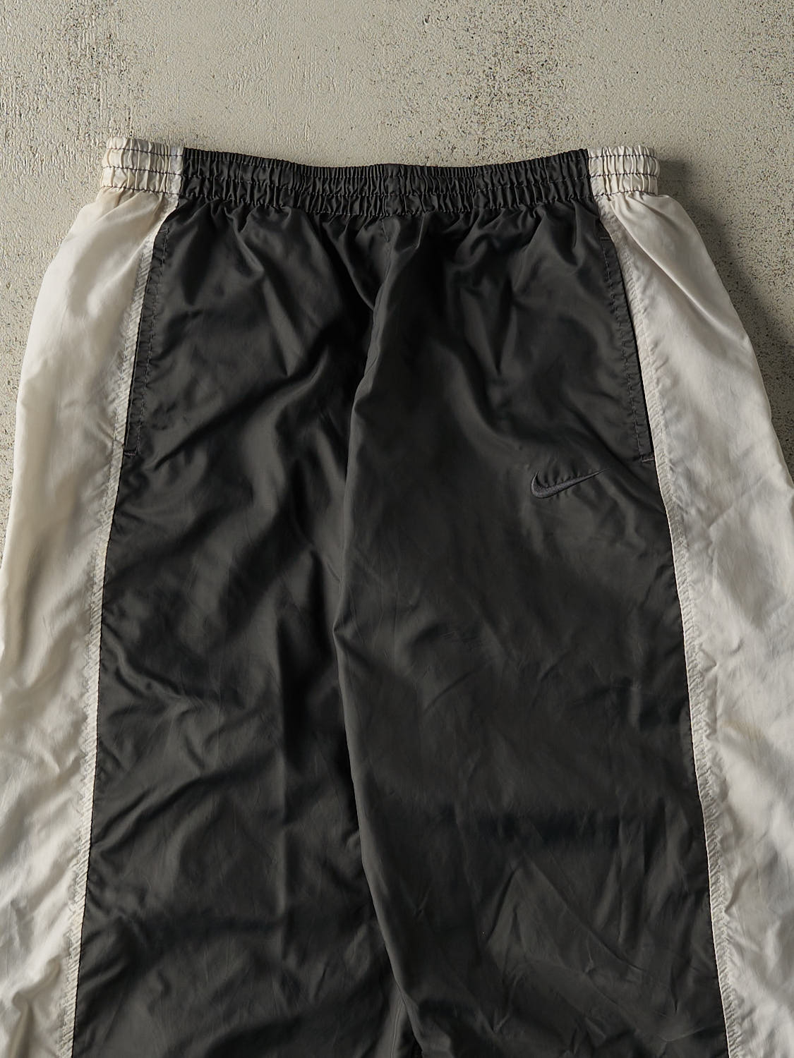 Vintage 90s Charcoal Grey & White Nike Embroidered Track Pants (26x27)