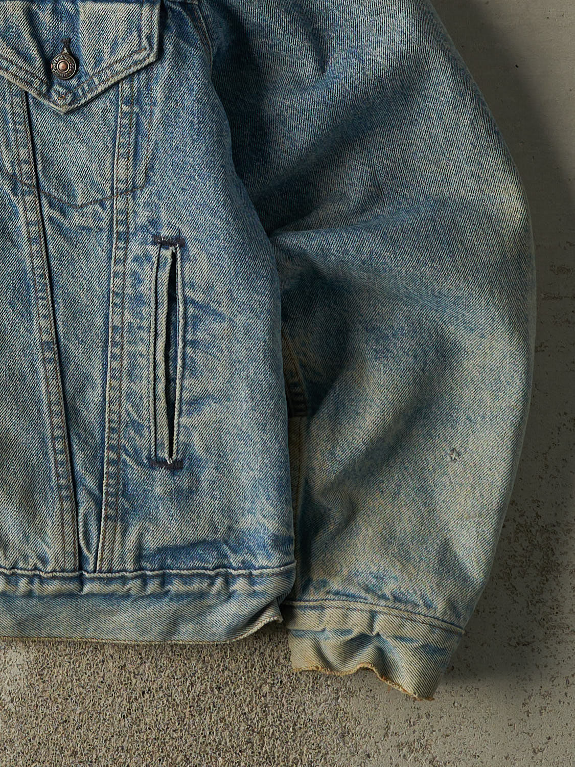 Vintage 80s Light Wash Levi's Blanket Lined Denim Jacket (S)