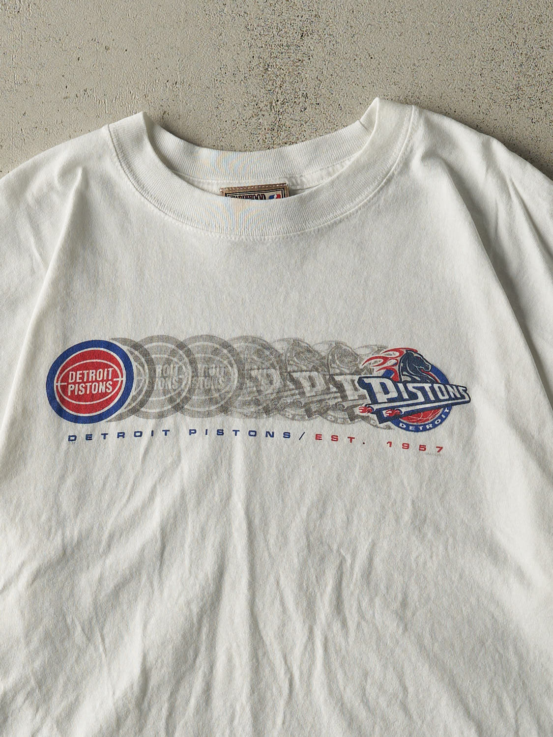 Vintage Y2K White Detroit Pistons Tee (XL)
