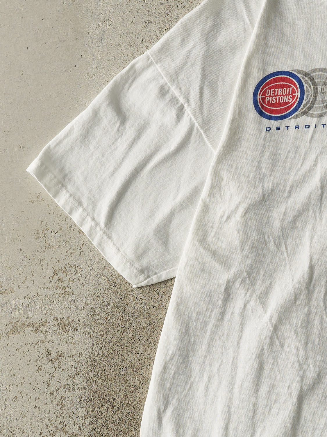 Vintage Y2K White Detroit Pistons Tee (XL)