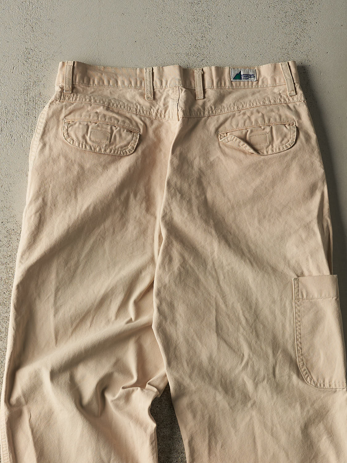 Vintage 90s Beige MEC Cargo Pants (31x29)