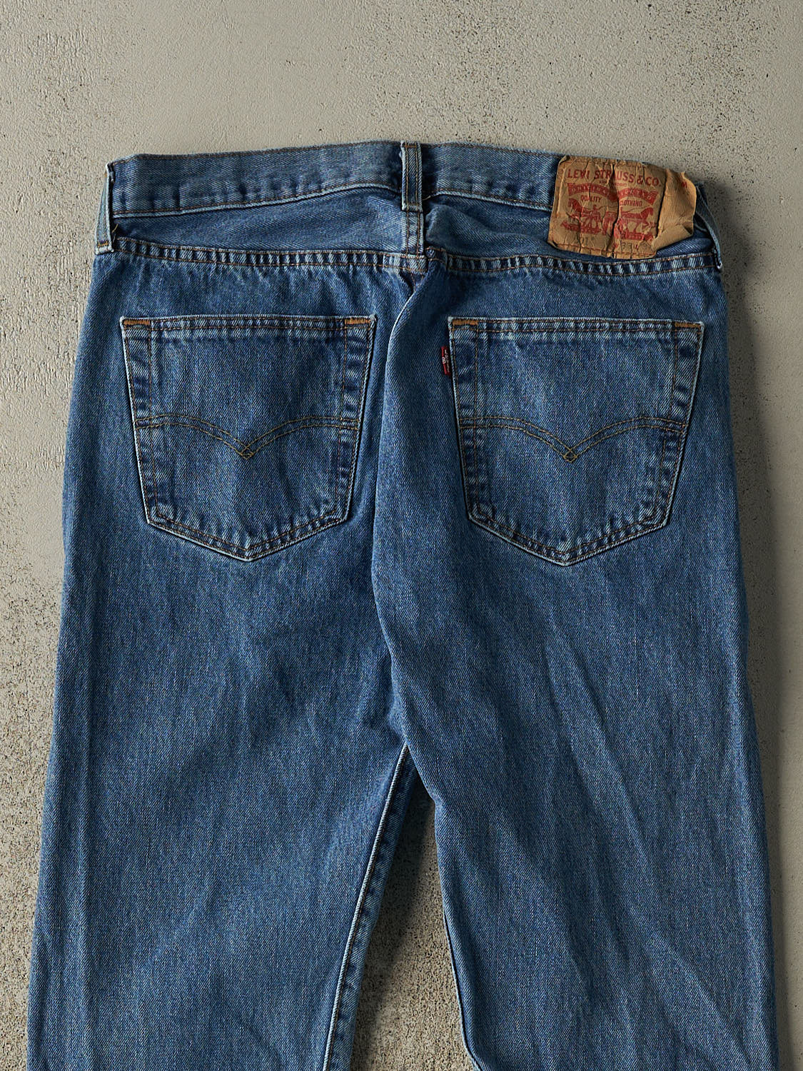 Vintage 90s Mid Wash Levi's 501 Jeans (32x33)