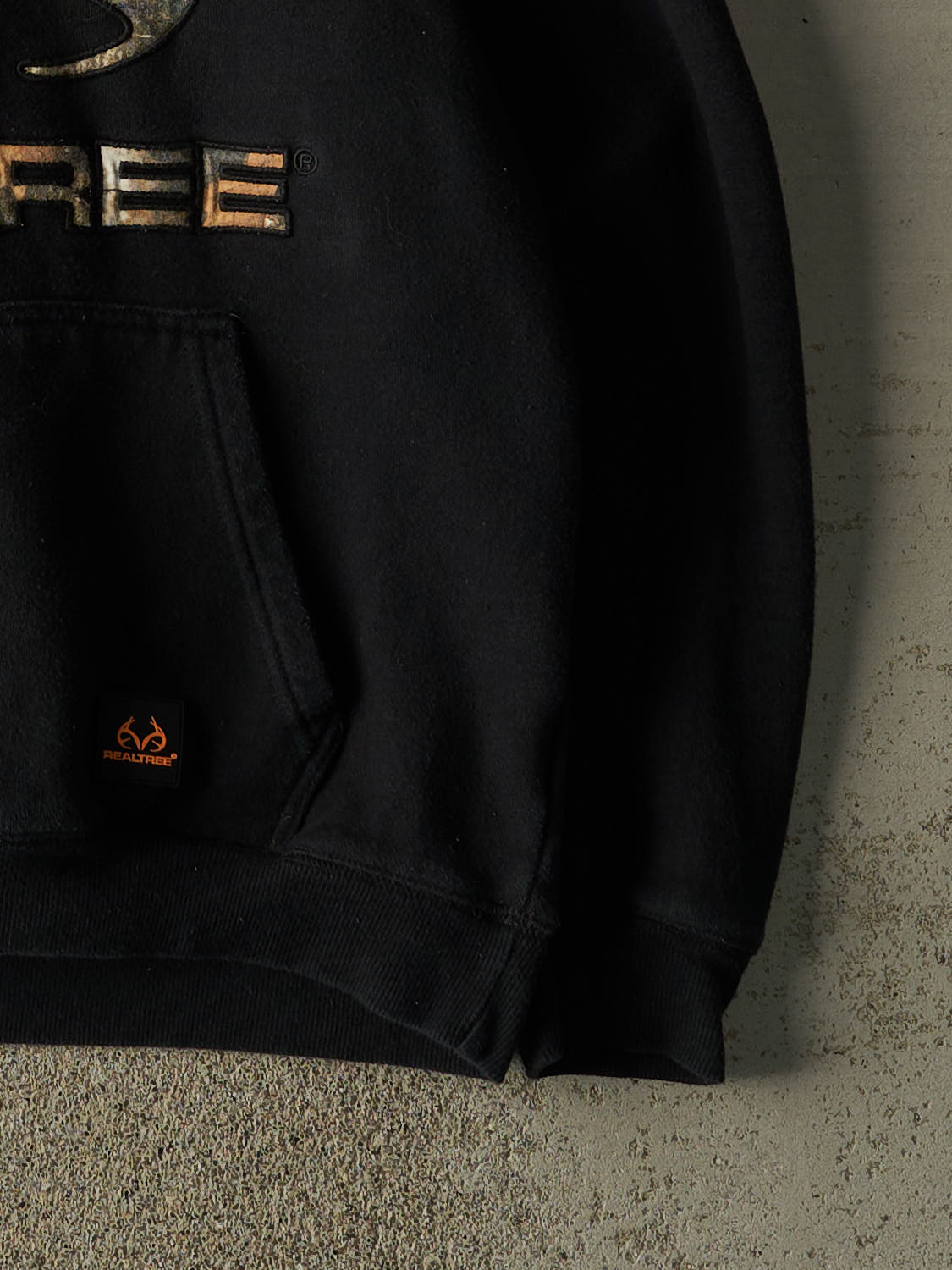 Vintage Y2K Black Realtree Embroidered Logo Hoodie (S/M)