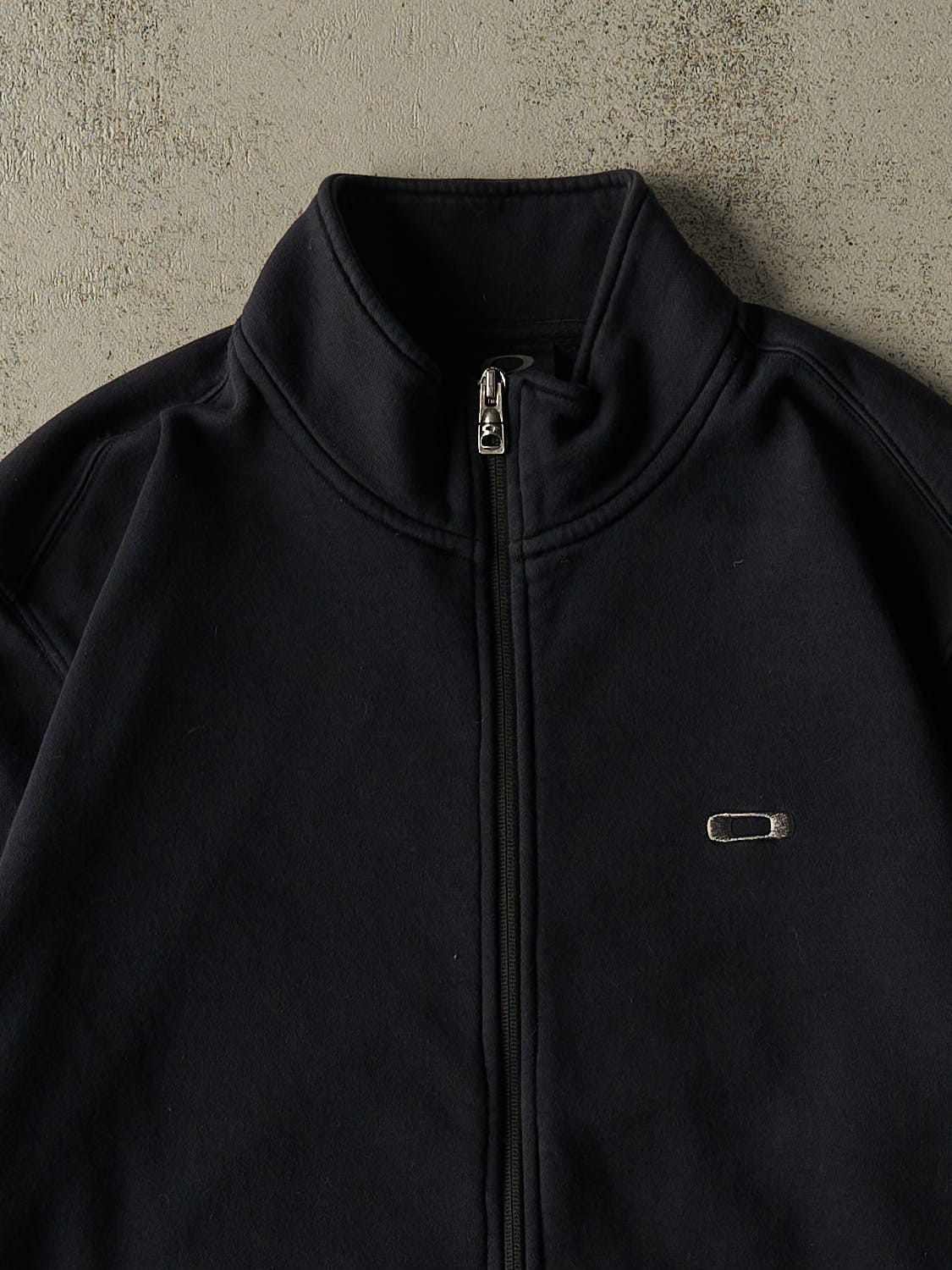 Vintage Y2K Faded Black Oakley Zip Up Sweater (M/L)