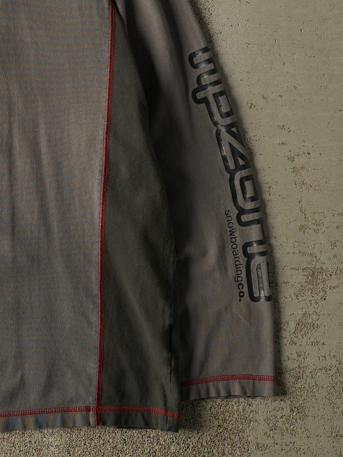 Vintage Y2K Grey Ripzone Snowboarding Long Sleeve (L)