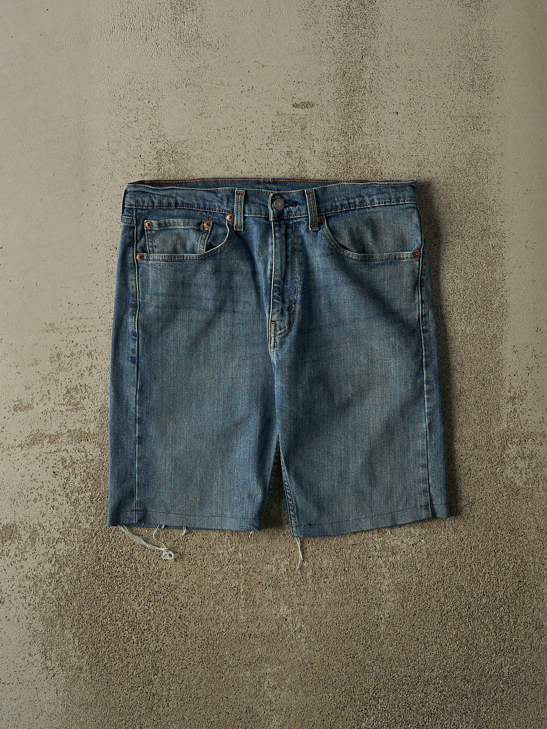 Vintage Y2K Mid Wash Levi's 505 Jean Shorts (33x9)