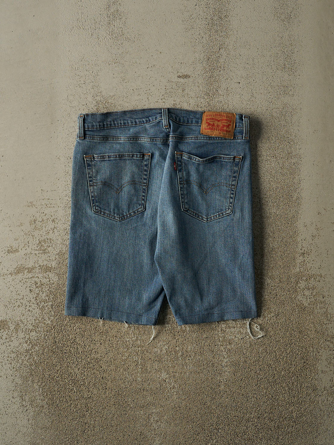 Vintage Y2K Mid Wash Levi's 505 Jean Shorts (33x9)