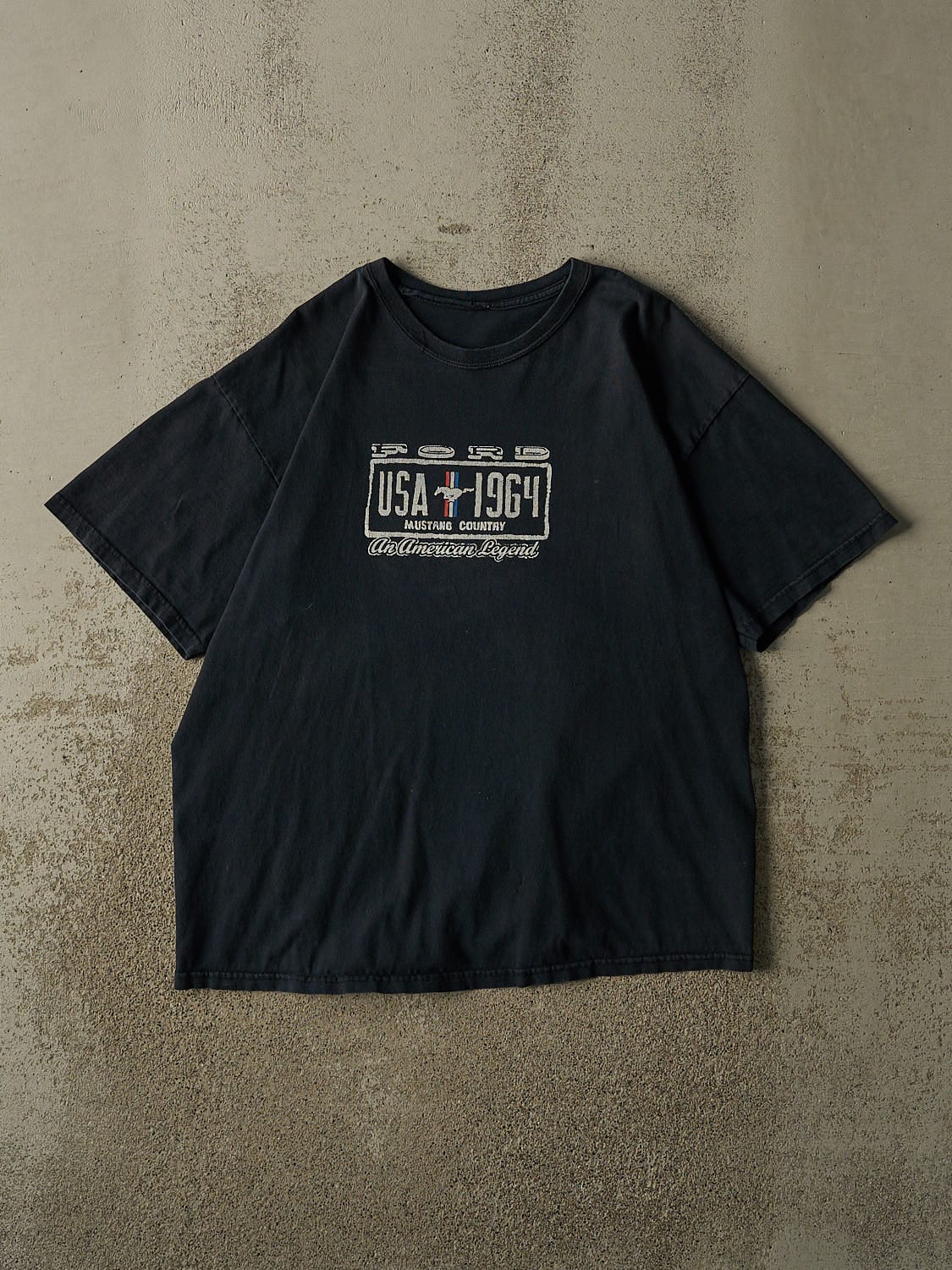 Vintage Y2K Faded Black Ford Mustang American Legend Tee (L/XL)