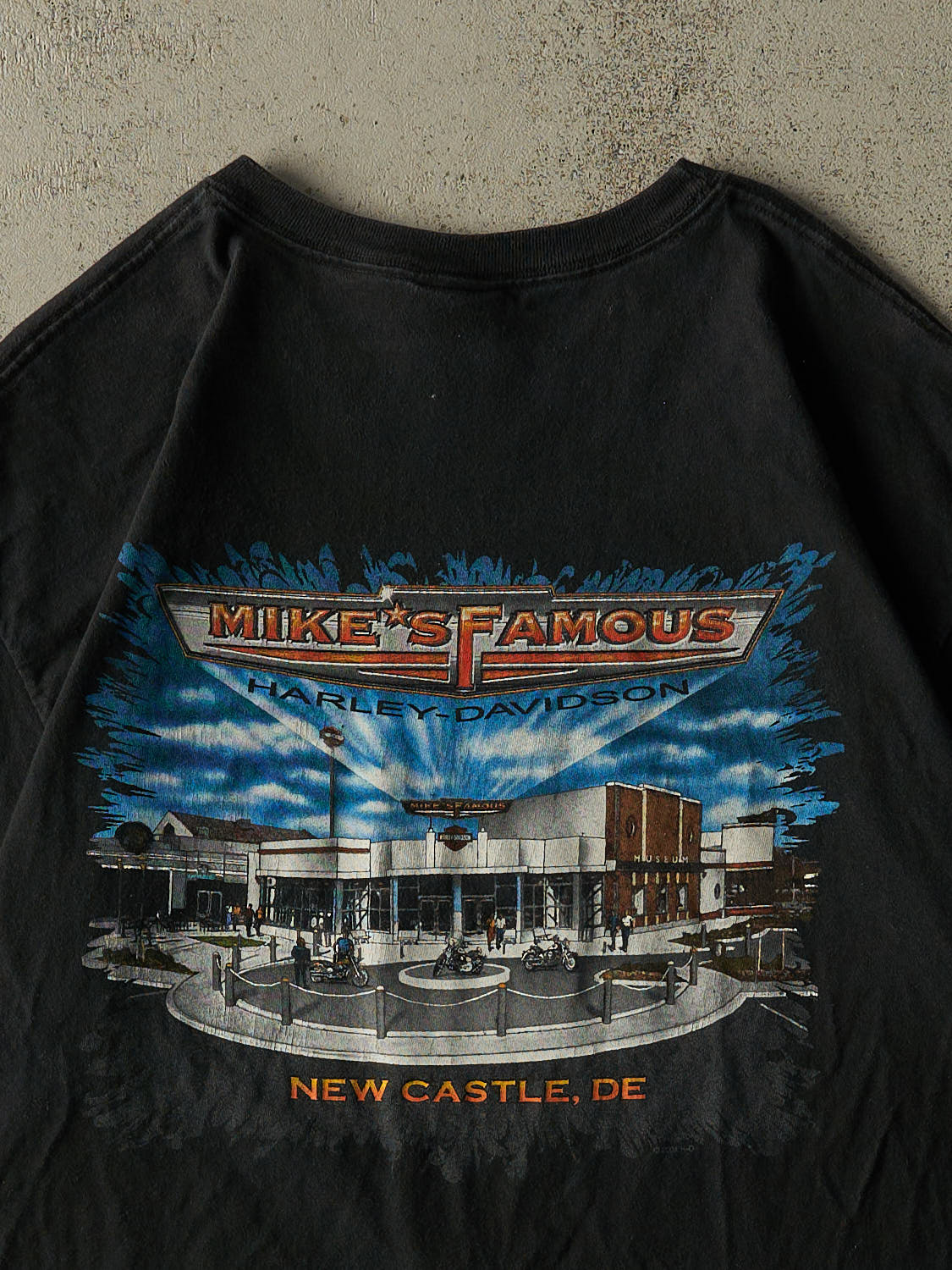 Vintage 04' Black Harley Davidson New Castle DE Tee (XL)