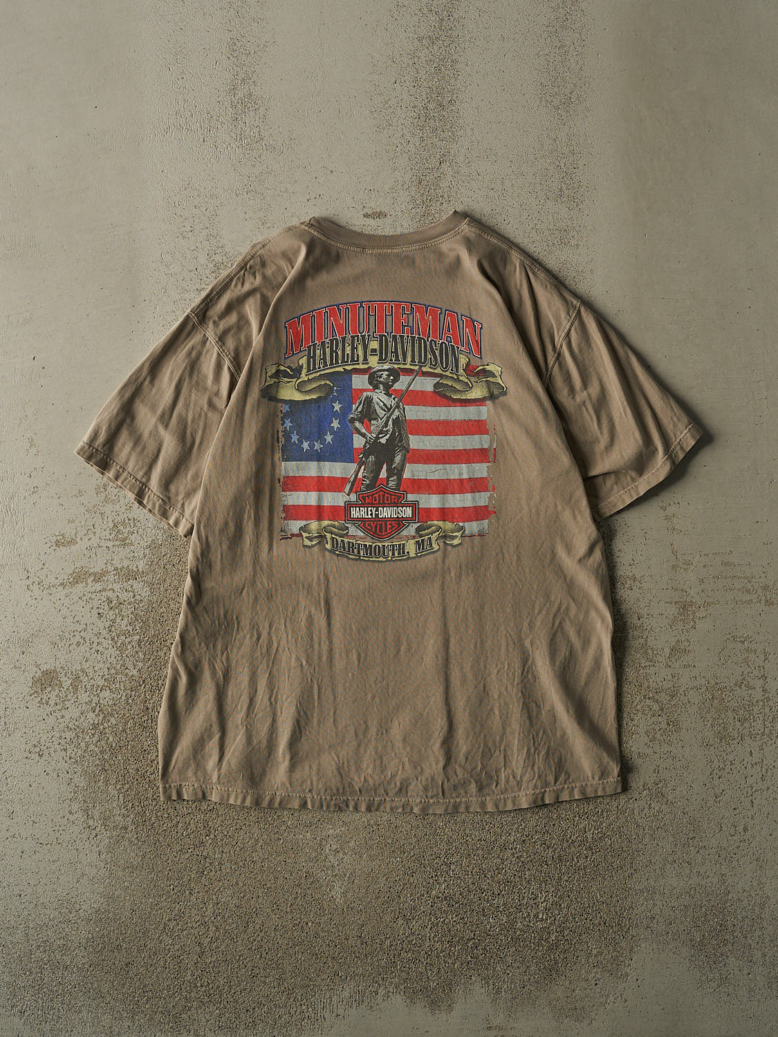 Vintage Y2K Beige Harley Davidson Dartmouth MA Tee (XL/XXL)