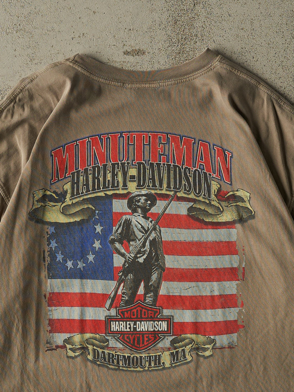 Vintage Y2K Beige Harley Davidson Dartmouth MA Tee (XL/XXL)
