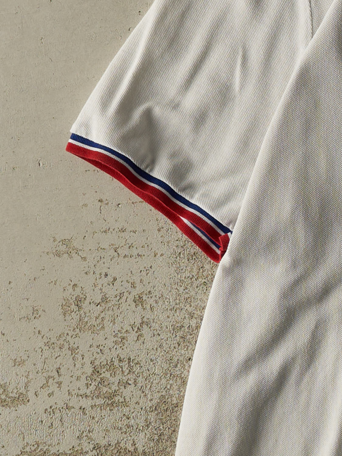 Vintage Y2K White Polo Quarter Button Tee (XL)