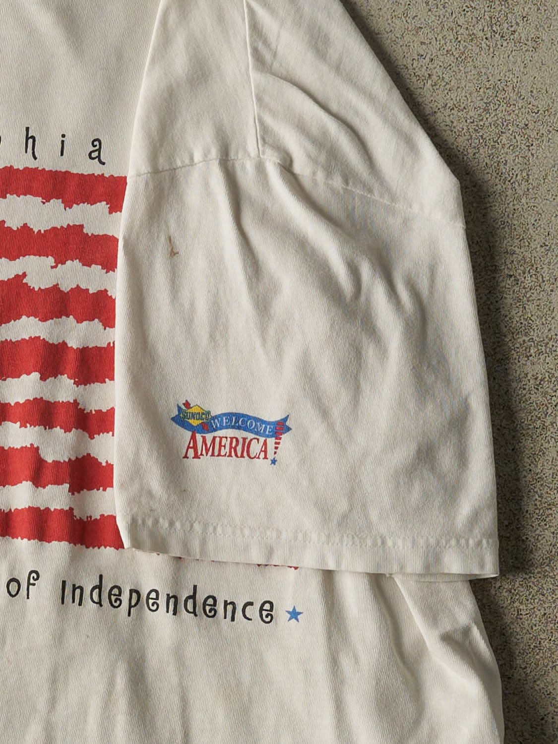 Vintage 98' White Philadelphia US Flag Tee (L/XL)